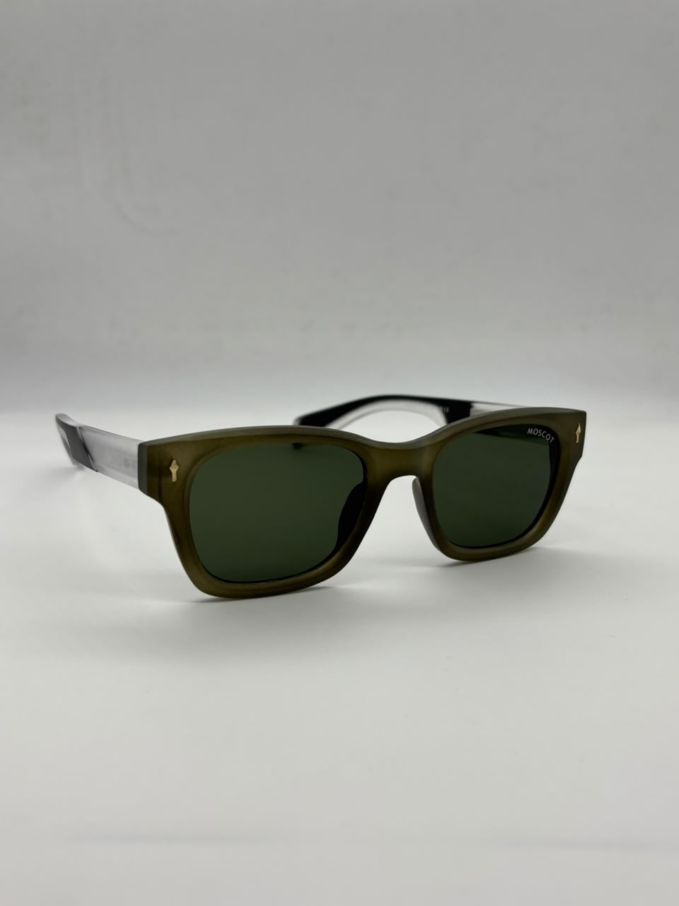 Moscot square vert