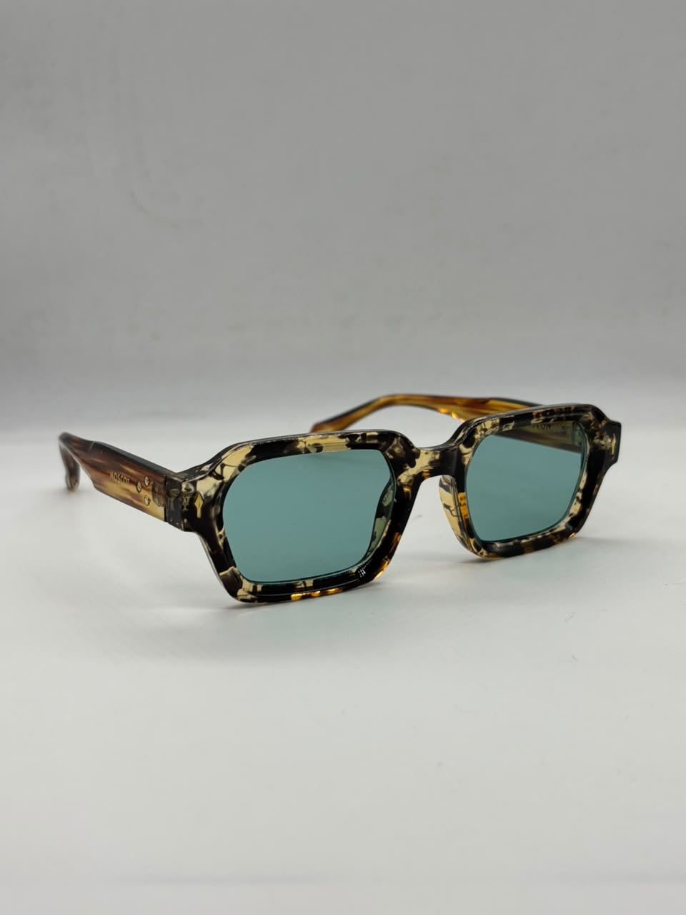 Moscot Tiger